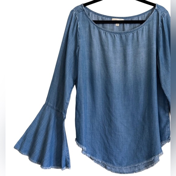 CLOTH & STONE 100% Tencel Lightweight Denim Flounce Sleeve Frayed Hem Top Size L - Picture 3 of 8